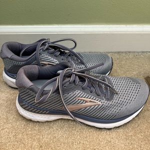 Brooks Running Shoes - Women’s size 6.5